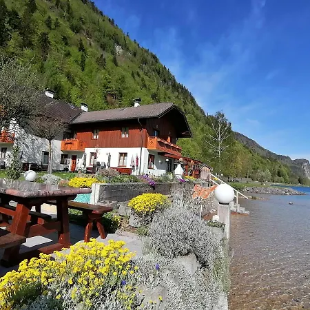 Haus Seehof Homestay Sankt Gilgen