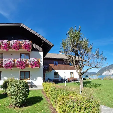 Homestay Haus Seehof Sankt Gilgen