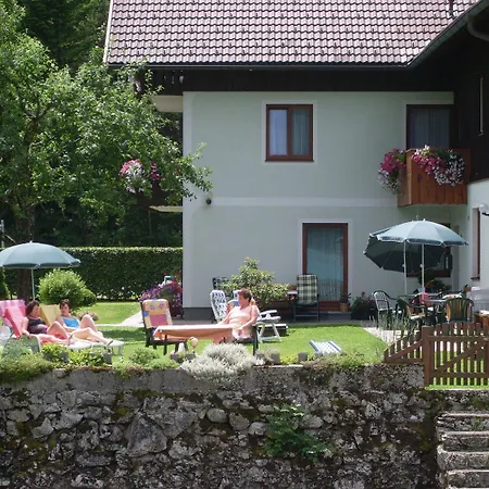 Haus Seehof Homestay Sankt Gilgen