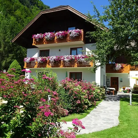 Homestay Haus Seehof Sankt Gilgen